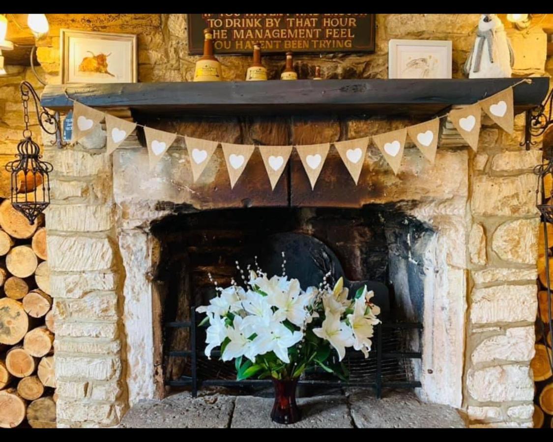 Nympsfield The Rose & Crown Farmhouse Kitchen מראה חיצוני תמונה
